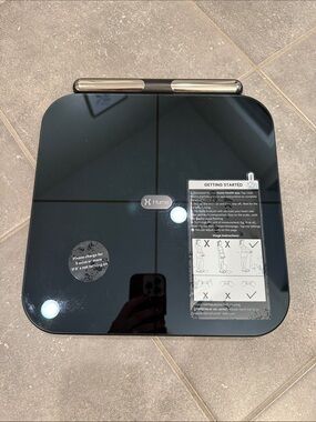 Hume Smart Body Scale in Gloss Black